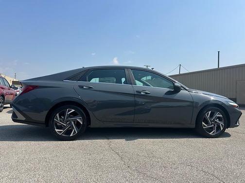 2025 Hyundai ELANTRA HEV Limited