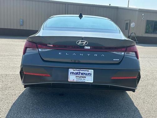 2025 Hyundai ELANTRA HEV Limited