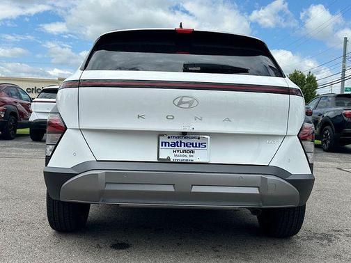 Atlas White 2026 Hyundai KONA Limited