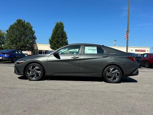 2025 Hyundai ELANTRA HEV Limited