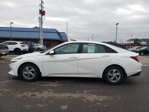 2023 Hyundai ELANTRA SE