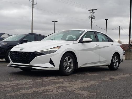 2023 Hyundai ELANTRA SE