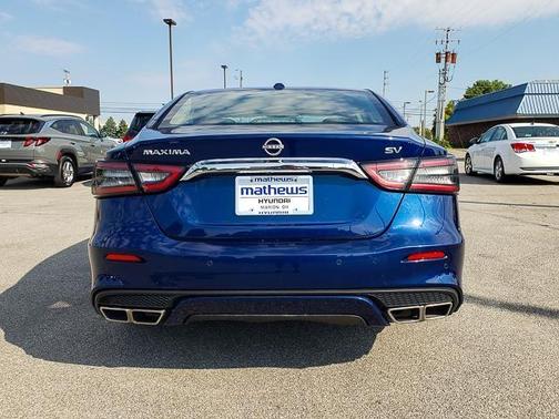 2023 Nissan Maxima SV