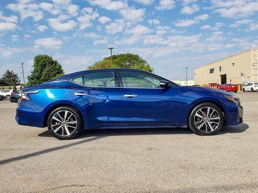 2023 Nissan Maxima SV