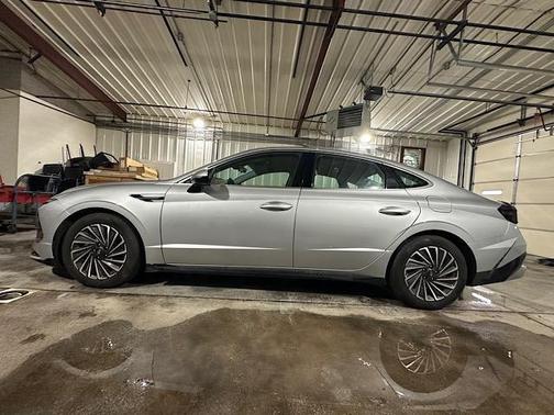 2025 Hyundai SONATA Hybrid SE