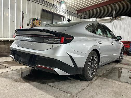 2025 Hyundai SONATA Hybrid SE