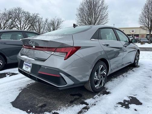 2025 Hyundai ELANTRA SEL Convenience