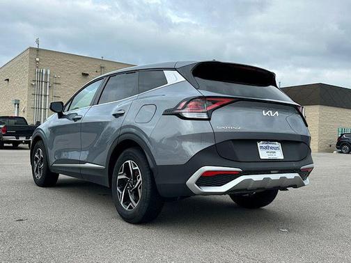 Everlasting Silver 2025 Kia Sportage LX