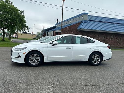 2022 Hyundai SONATA SE