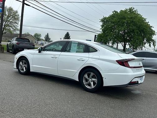 2022 Hyundai SONATA SE