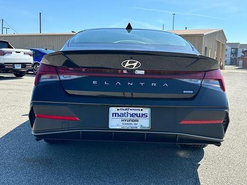 2025 Hyundai ELANTRA HEV SEL Sport