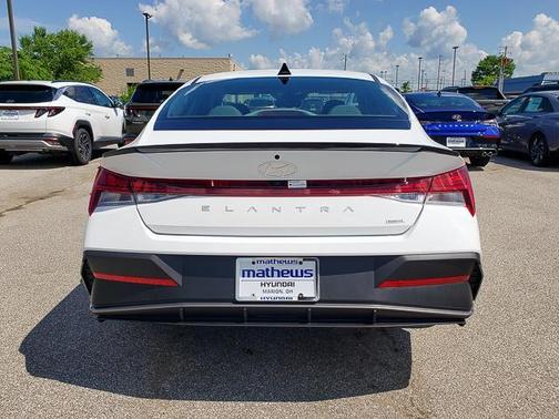 2025 Hyundai ELANTRA HEV SEL Sport