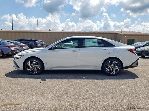 2025 Hyundai ELANTRA HEV SEL Sport