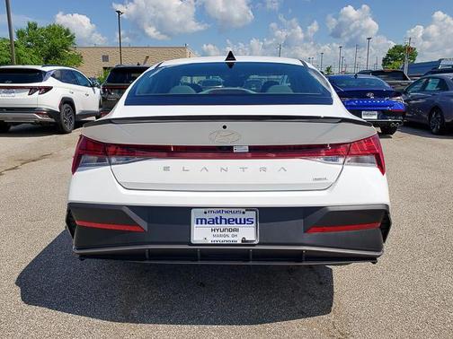 2025 Hyundai ELANTRA HEV SEL Sport