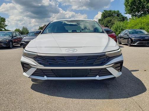 2025 Hyundai ELANTRA HEV SEL Sport