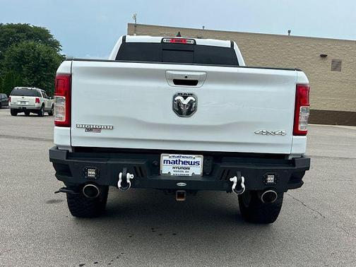 Bright White Clearcoat 2022 RAM 1500 Big Horn/Lone Star