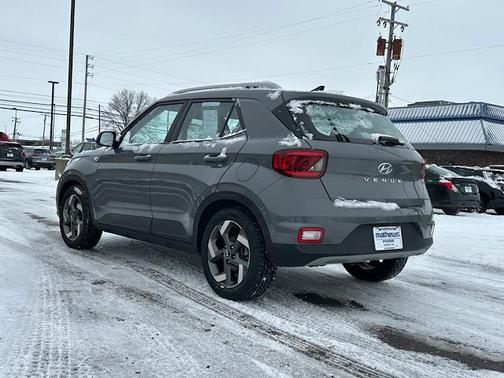 2022 Hyundai VENUE SEL
