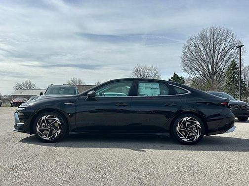 Abyss Black 2026 Hyundai SONATA SEL