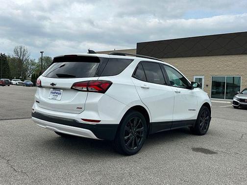 Summit White 2023 Chevrolet Equinox RS