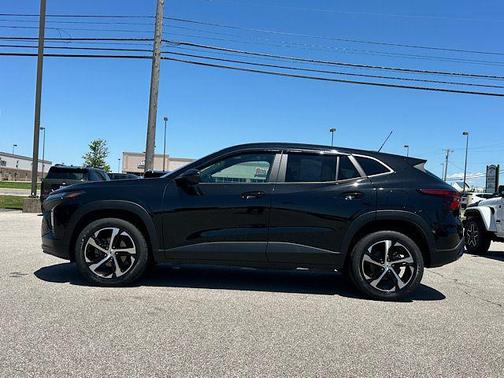 Mosaic Black Metallic 2024 Chevrolet Trax 1RS