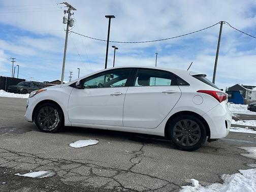 2016 Hyundai Elantra GT Base