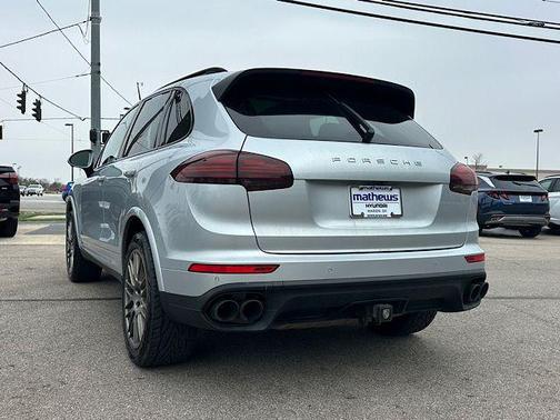 2017 Porsche Cayenne Platinum Edition