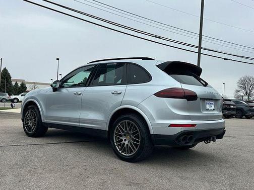 2017 Porsche Cayenne Platinum Edition