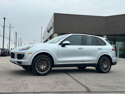 2017 Porsche Cayenne Platinum Edition