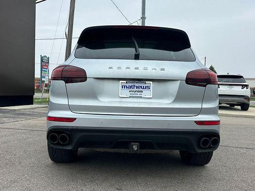 2017 Porsche Cayenne Platinum Edition