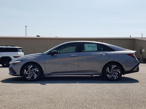 2025 Hyundai ELANTRA HEV SEL Sport