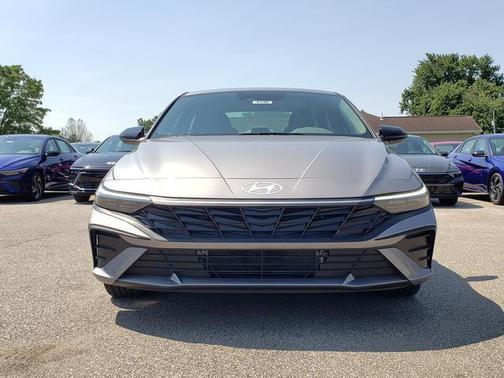 2025 Hyundai ELANTRA HEV SEL Sport