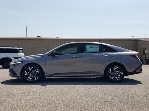 2025 Hyundai ELANTRA HEV SEL Sport