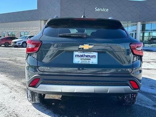 2025 Chevrolet Trax LT