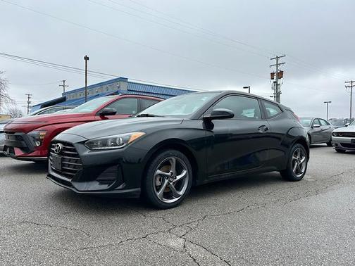 2019 Hyundai Veloster 2