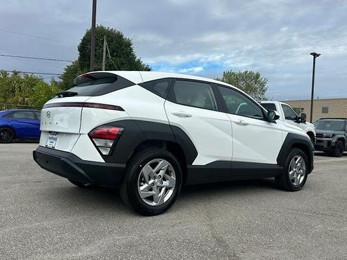 2026 Hyundai KONA SE