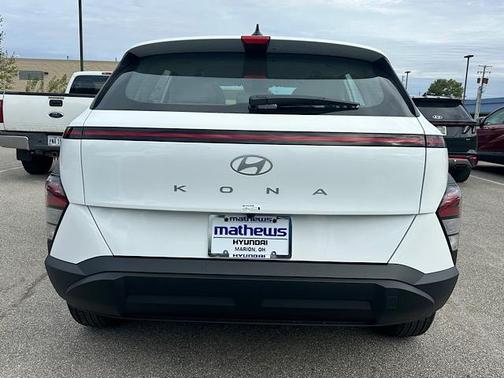 2026 Hyundai KONA SE