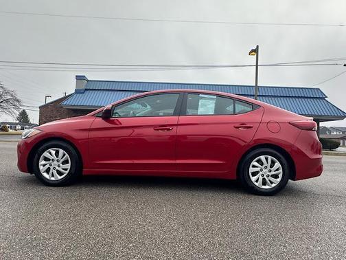 2018 Hyundai ELANTRA SE