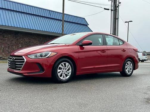 2018 Hyundai ELANTRA SE