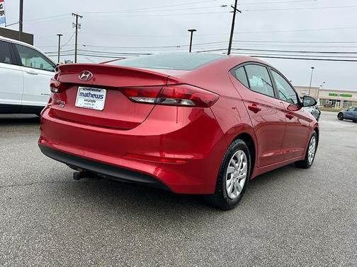 2018 Hyundai ELANTRA SE