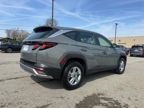 2025 Hyundai TUCSON SE