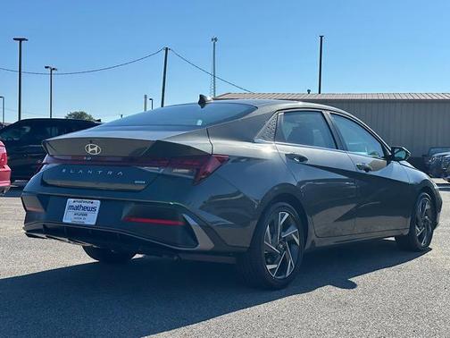 2025 Hyundai ELANTRA HEV Limited