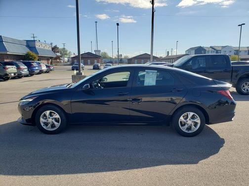 2021 Hyundai ELANTRA SE