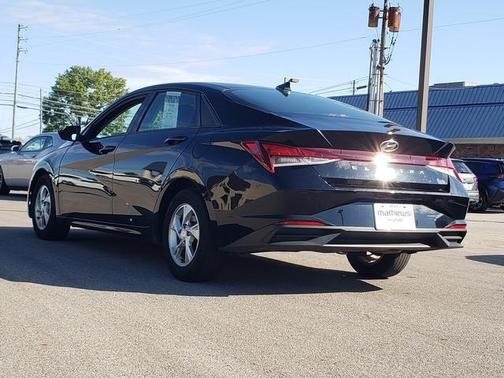 2021 Hyundai ELANTRA SE