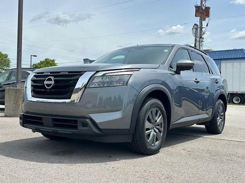 Gun Metallic 2025 Nissan Pathfinder SV
