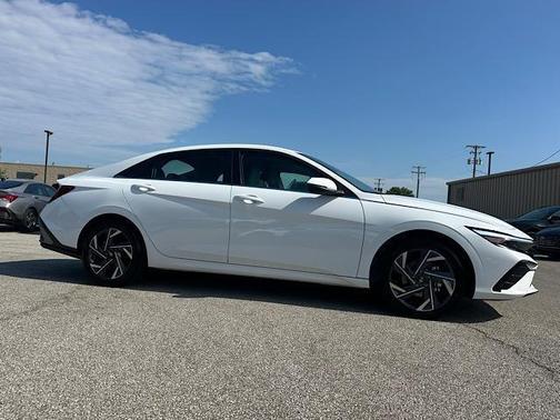 2025 Hyundai ELANTRA HEV Limited