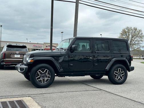 Black Clearcoat 2025 Jeep Wrangler Sahara