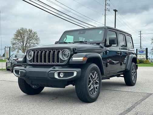 Black Clearcoat 2025 Jeep Wrangler Sahara