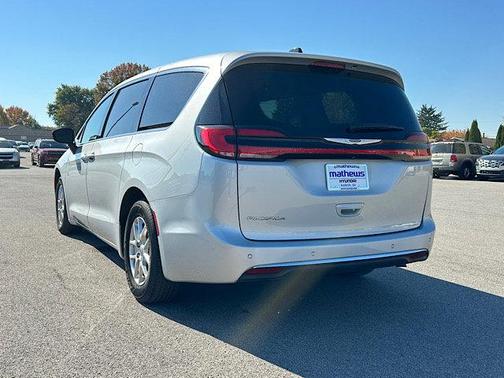 Silver Mist Clearcoat 2024 Chrysler Pacifica Touring L