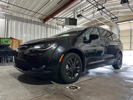 2020 Chrysler Pacifica L