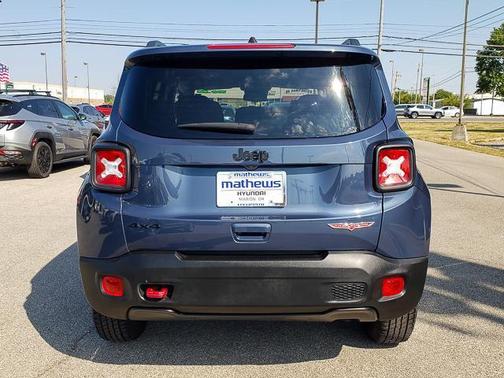 2023 Jeep Renegade Trailhawk